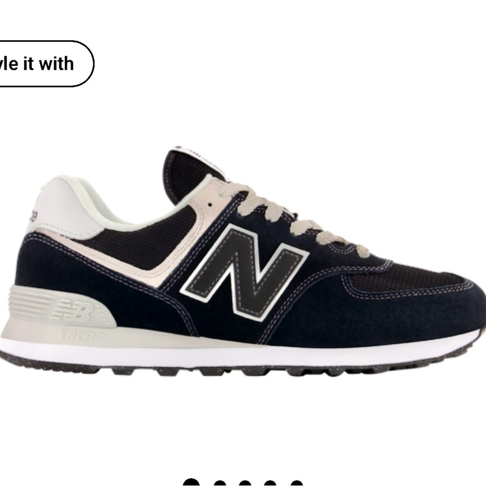 New Balance Men's Black and White Athletic Sneakers